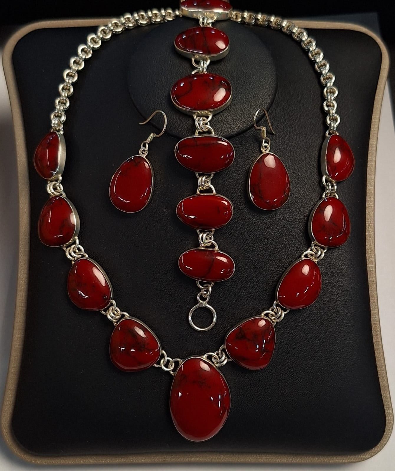 Set de Collar con Incrustaciones de Piedra en Plata Ley 950, vista frontal
