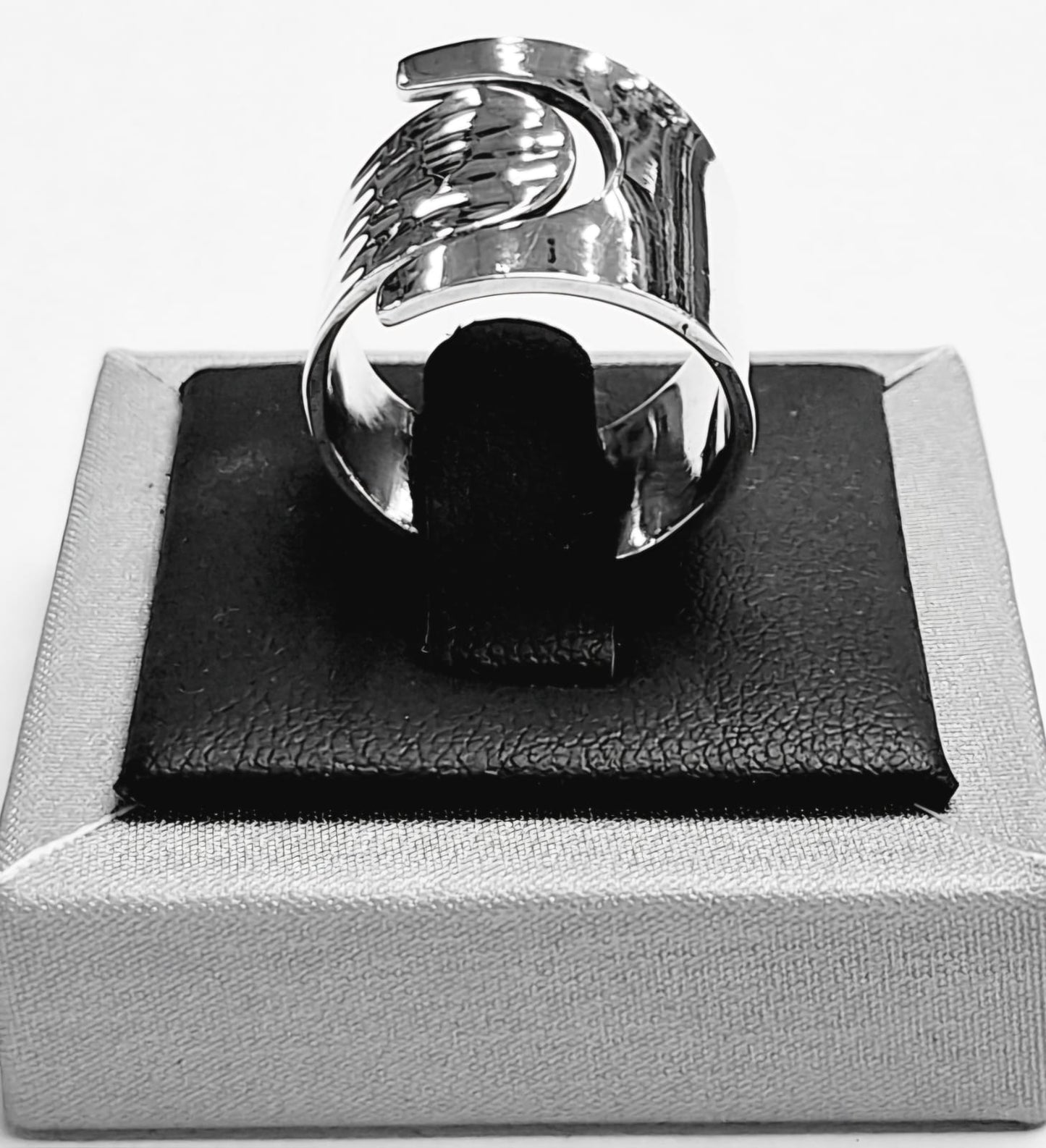 Sello de ley en el interior del anillo en plata ley 925