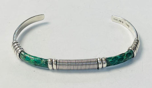 Sello de ley en el interior del brazalete en plata ley 925