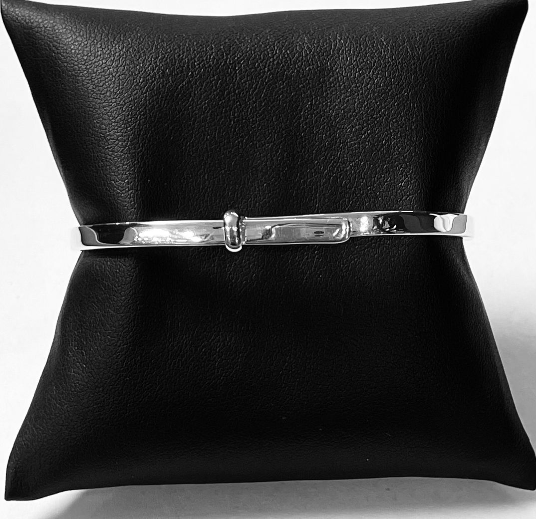 Brazalete en Plata Ley 925, sello de autenticidad Plata Ley .925