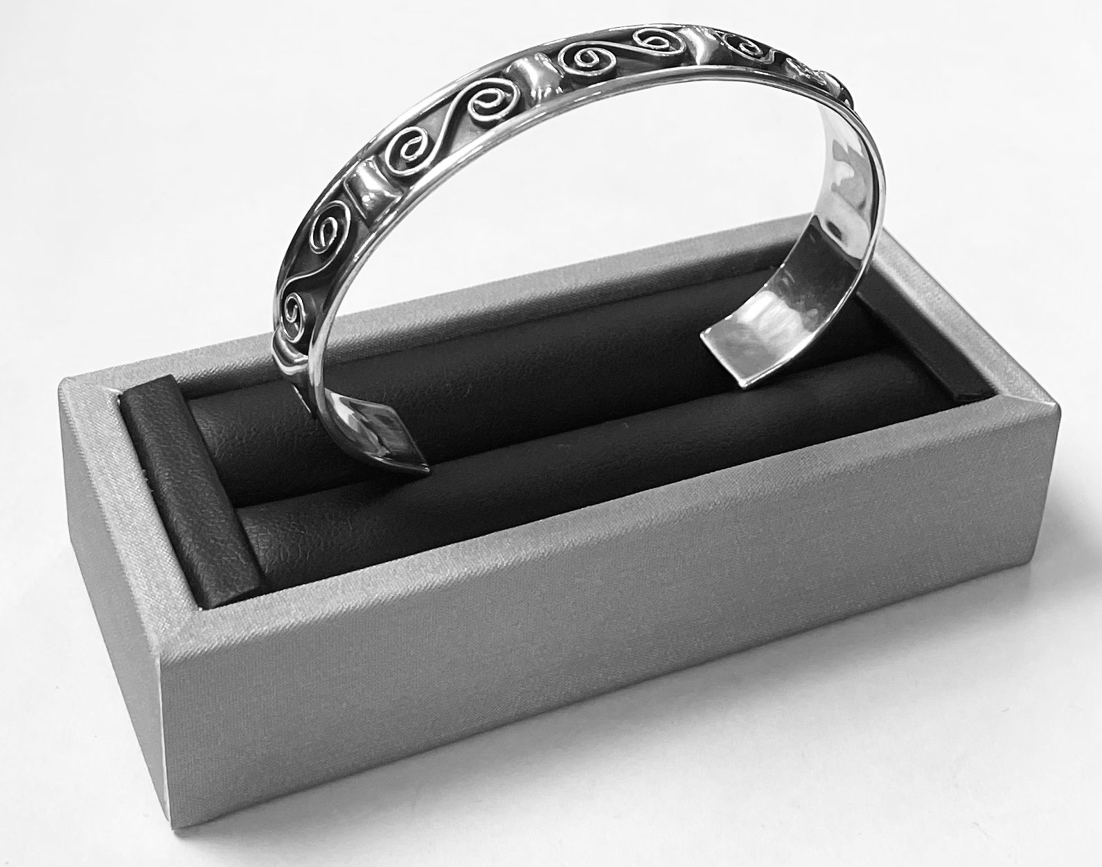 Brazalete en Plata Ley 925, vista frontal