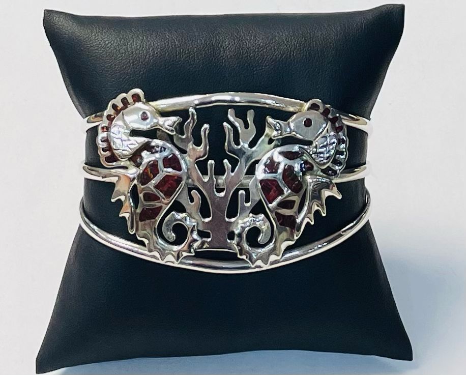 Brazalete con Opalo en Plata Ley 925, sello de autenticidad Plata Ley .925