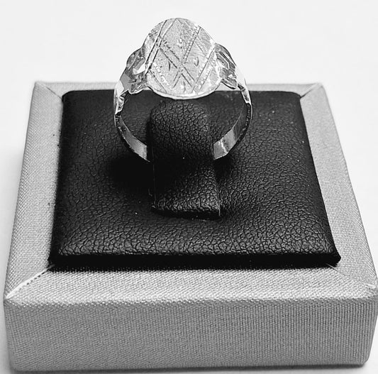 Sello de ley en el interior del anillo diamantada en plata ley 925