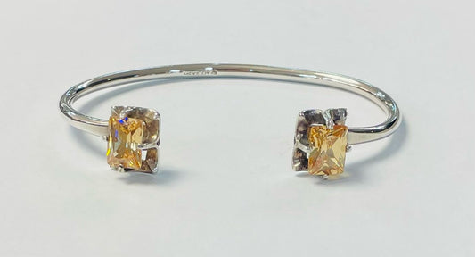 Sello de ley en el interior del brazalete con citrina en plata ley 925