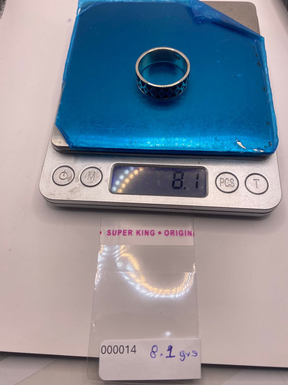 Anillo de Plata 925 con Grabado Geométrico de Rombos, peso en gramos (báscula)