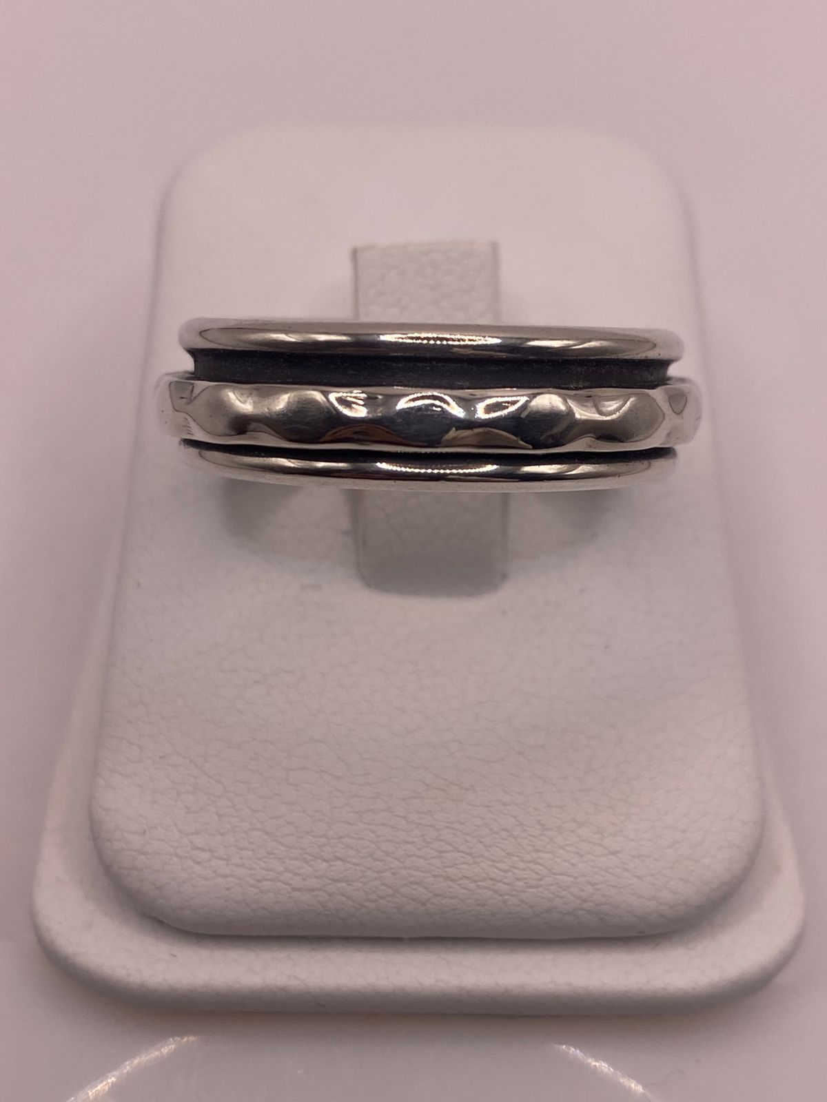 Anillo Giratorio de Plata 925 con Diseño Ondulado, vista frontal