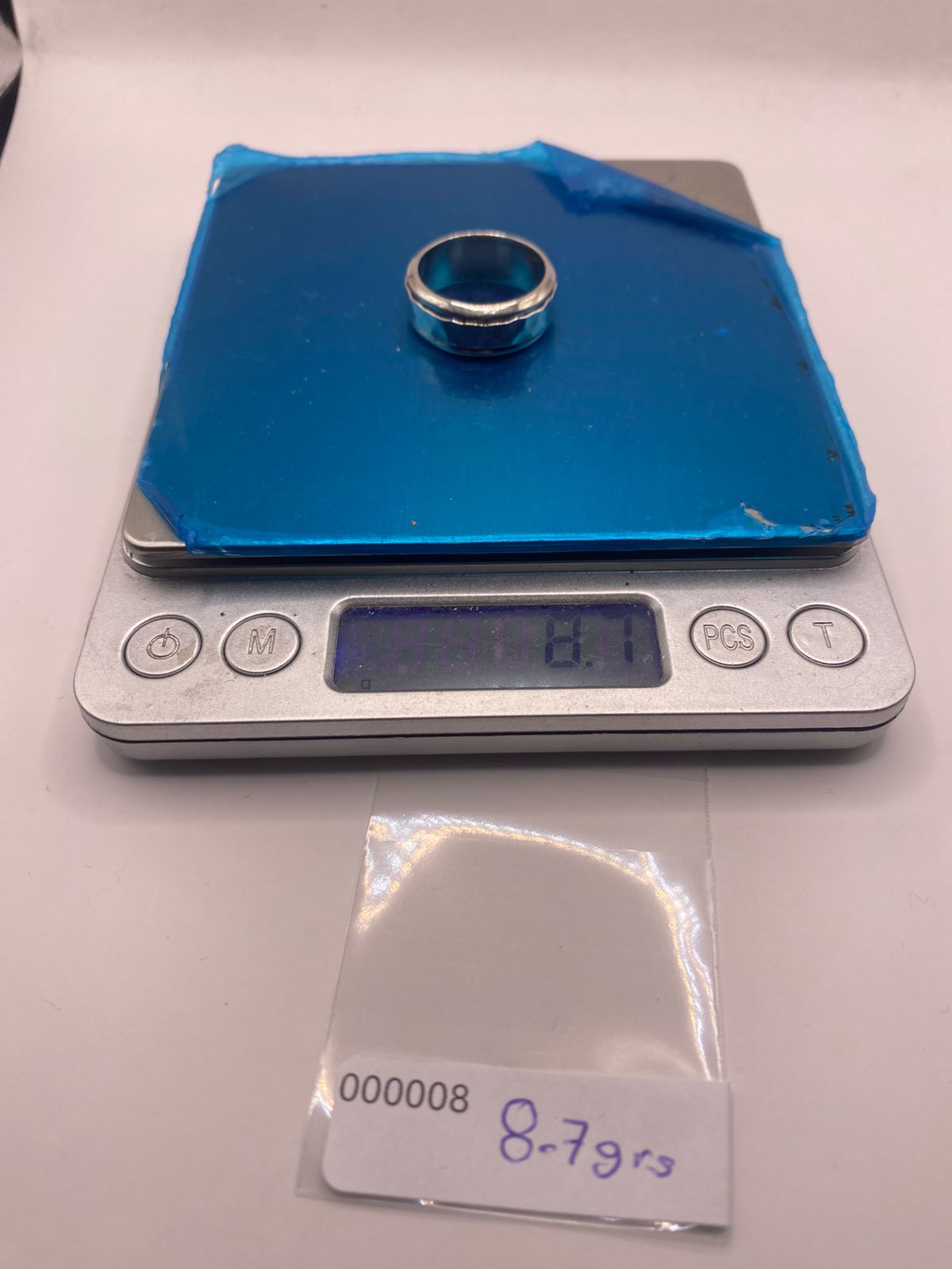 Anillo de Plata Ley 925 con Acabado Martillado, peso en gramos (báscula)