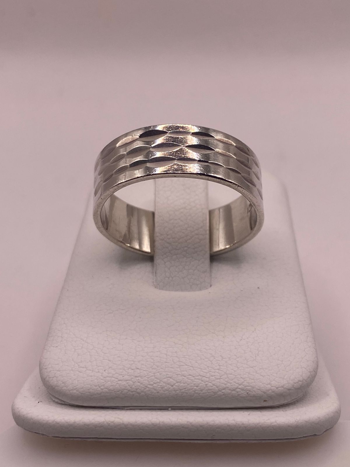 Anillo de Plata 925 con Textura Ondulada, vista frontal