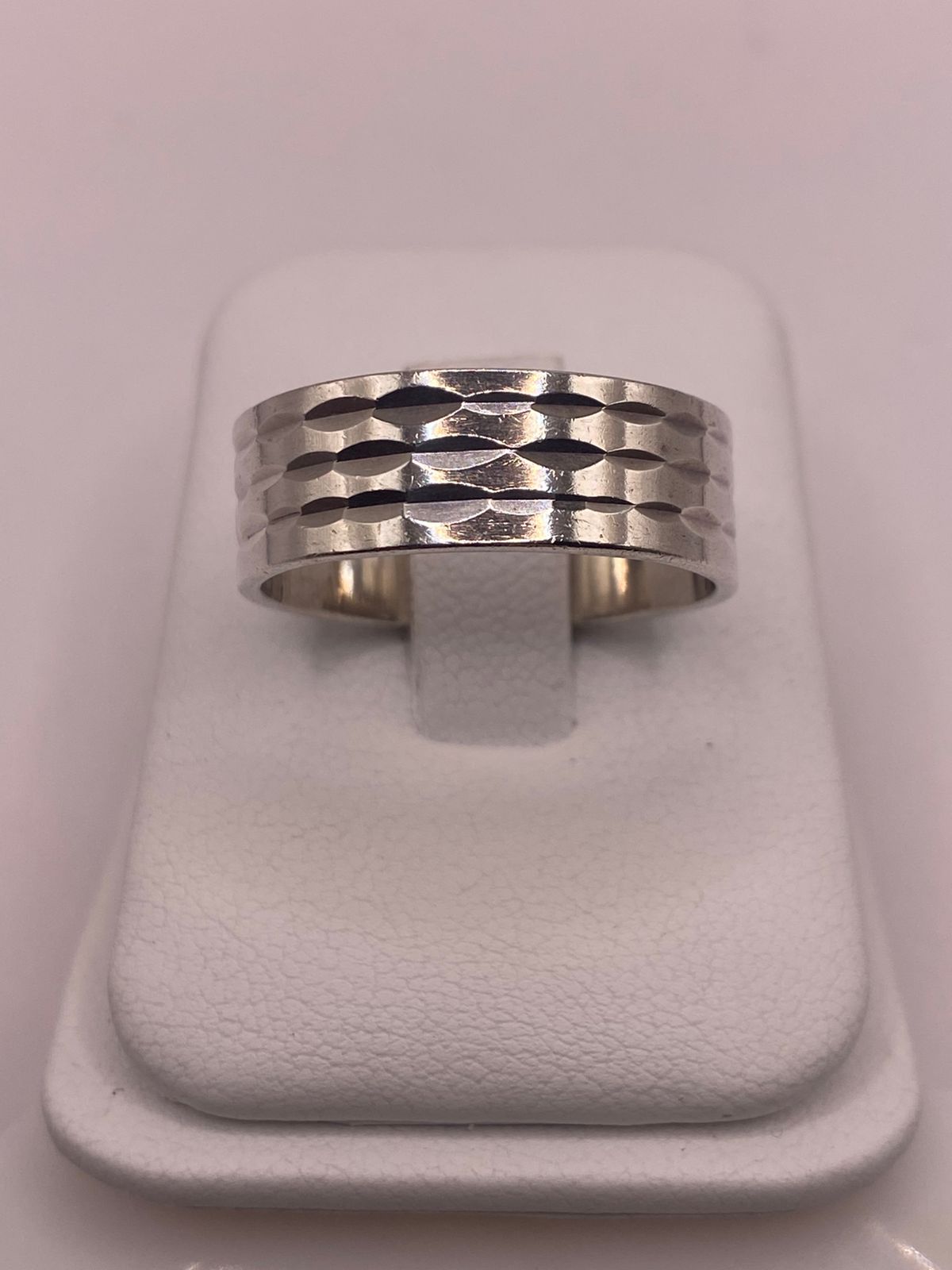 Anillo de Plata 925 con Textura Ondulada, vista lateral