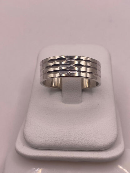 Anillo de Plata 925 con Textura Ondulada, vista de detalle