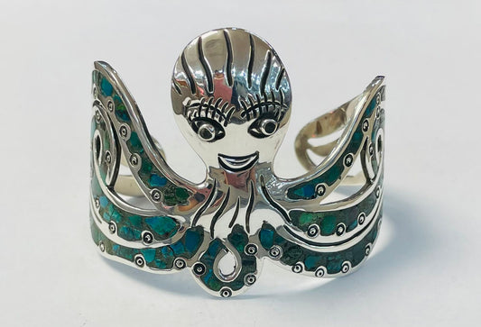 Sello de ley en el interior del brazalete en plata ley 925 con turquesa