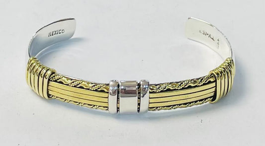 Sello de ley en el interior del brazalete en plata ley 925