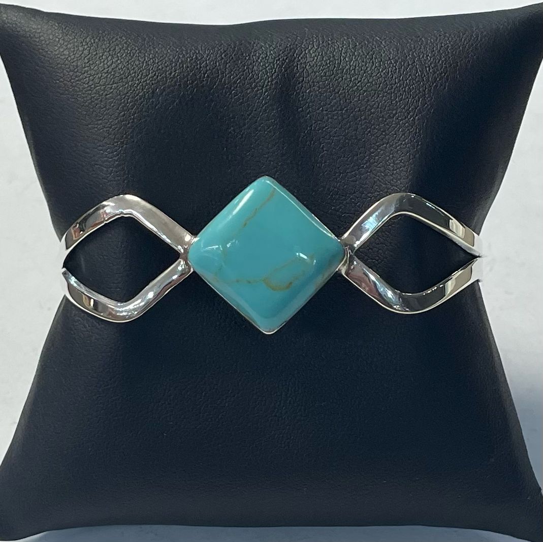 Brazalete con Turquesa en Plata Ley 925, sello de autenticidad Plata Ley .925