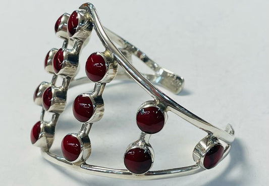 Brazalete con Coral Rojo en Plata Ley 925, vista frontal