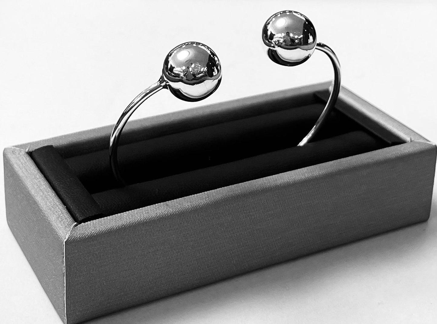 Brazalete Optima en Plata Ley 925, vista frontal
