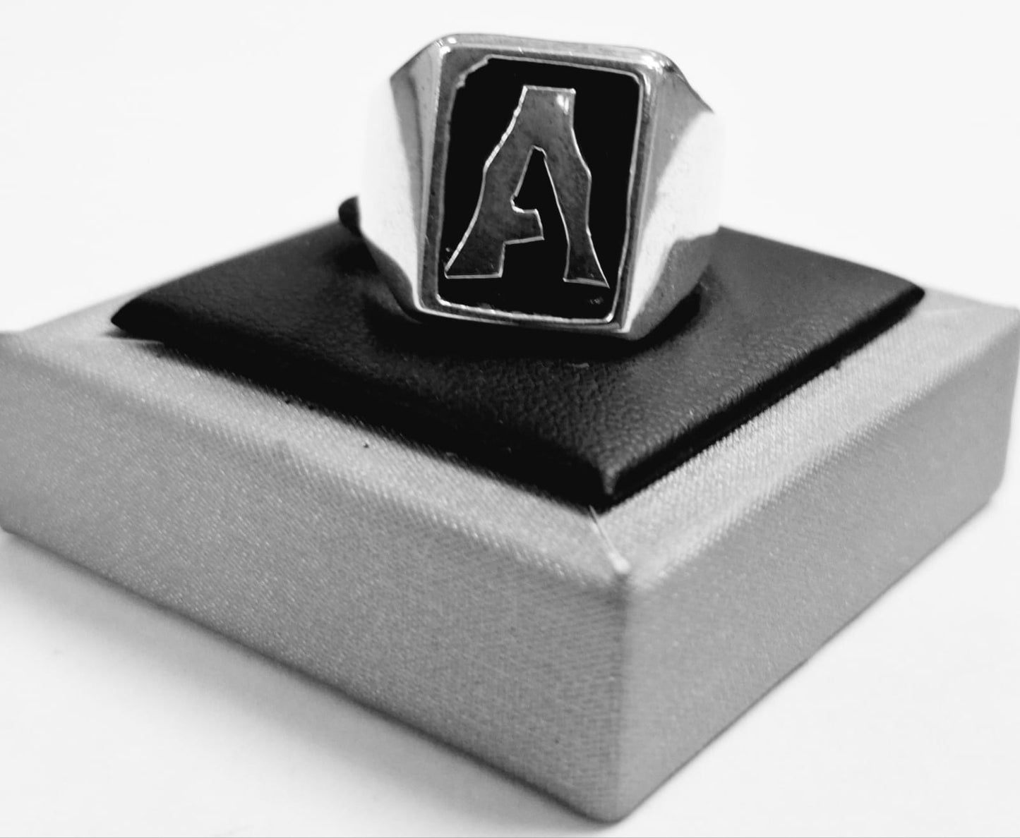 Anillo Letra a en Plata Ley 925, sello de autenticidad Plata Ley .925