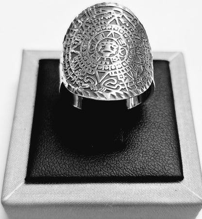 Sello de ley en el interior del anillo calendario azteca en plata ley 925
