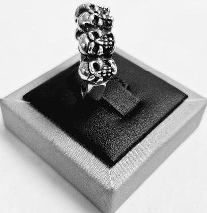 Anillo de Seis Cráneos en Plata Ley 925, vista frontal