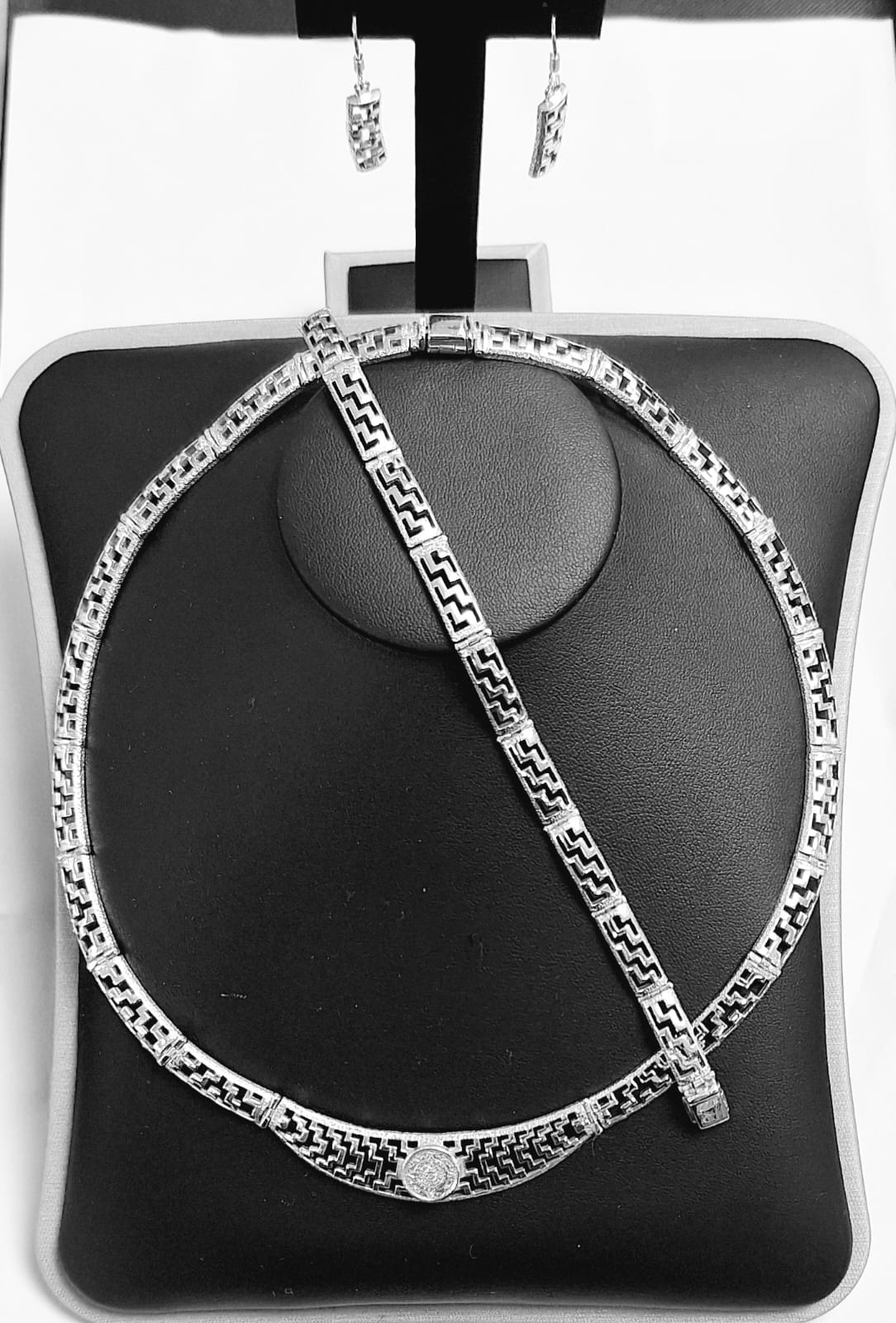 Sello de ley en el interior del set de collar en plata ley 950