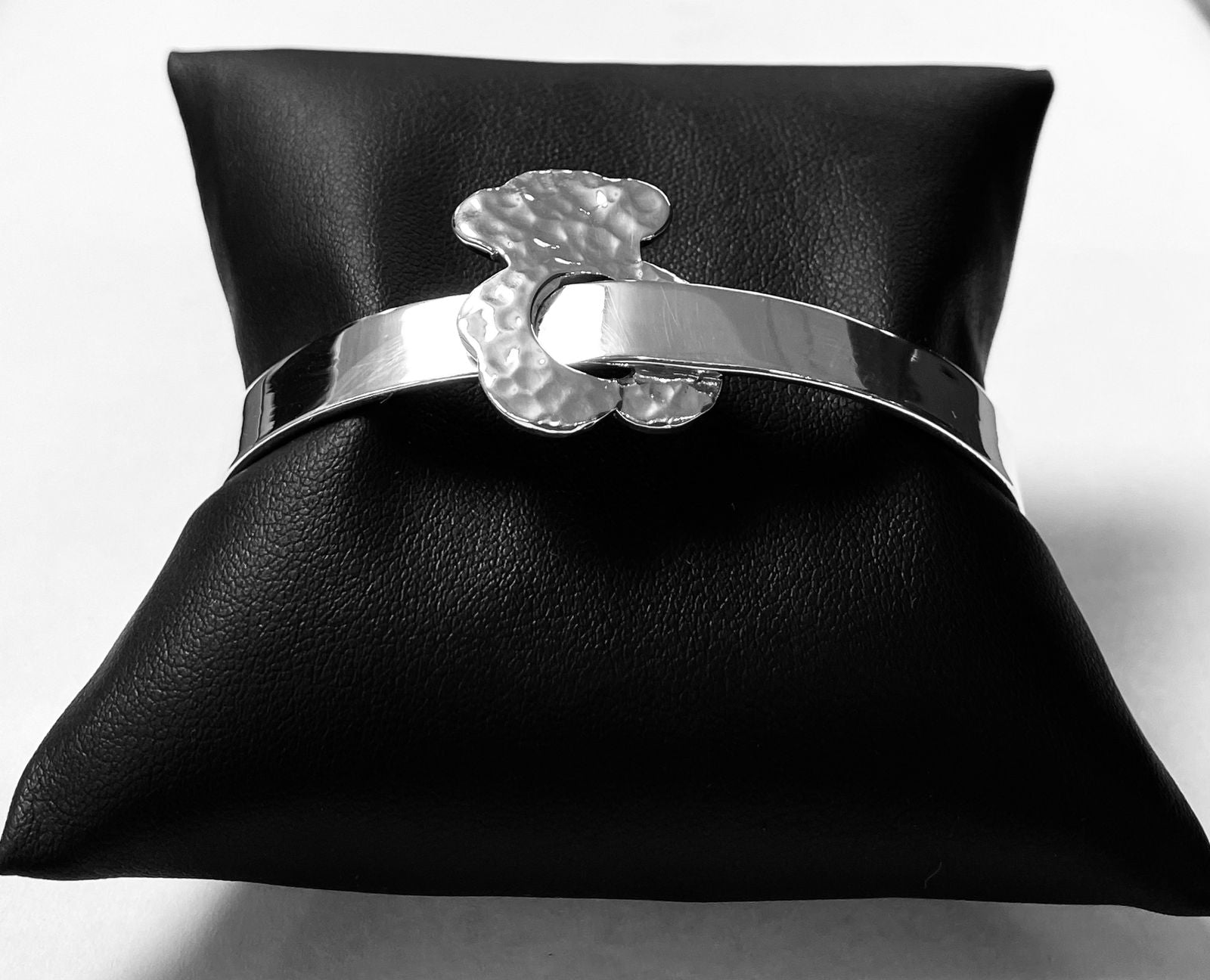 Brazalete en Plata Ley 925, sello de autenticidad Plata Ley .925