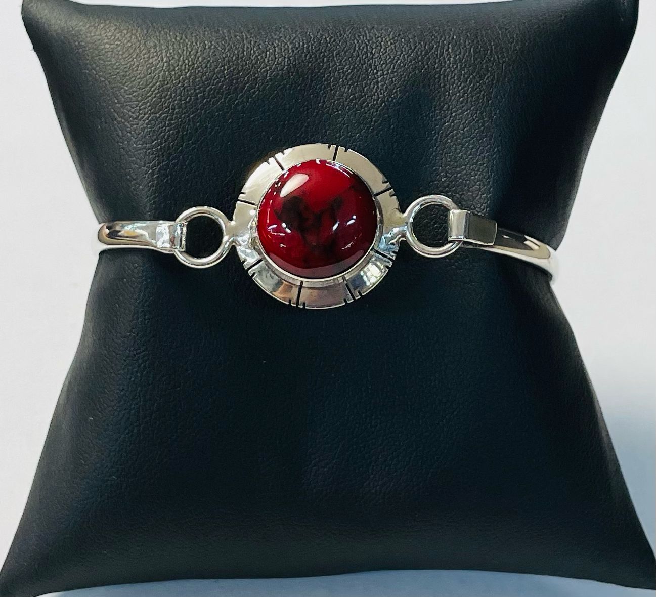 Brazalete con Coral en Plata Ley 925, sello de autenticidad Plata Ley .925