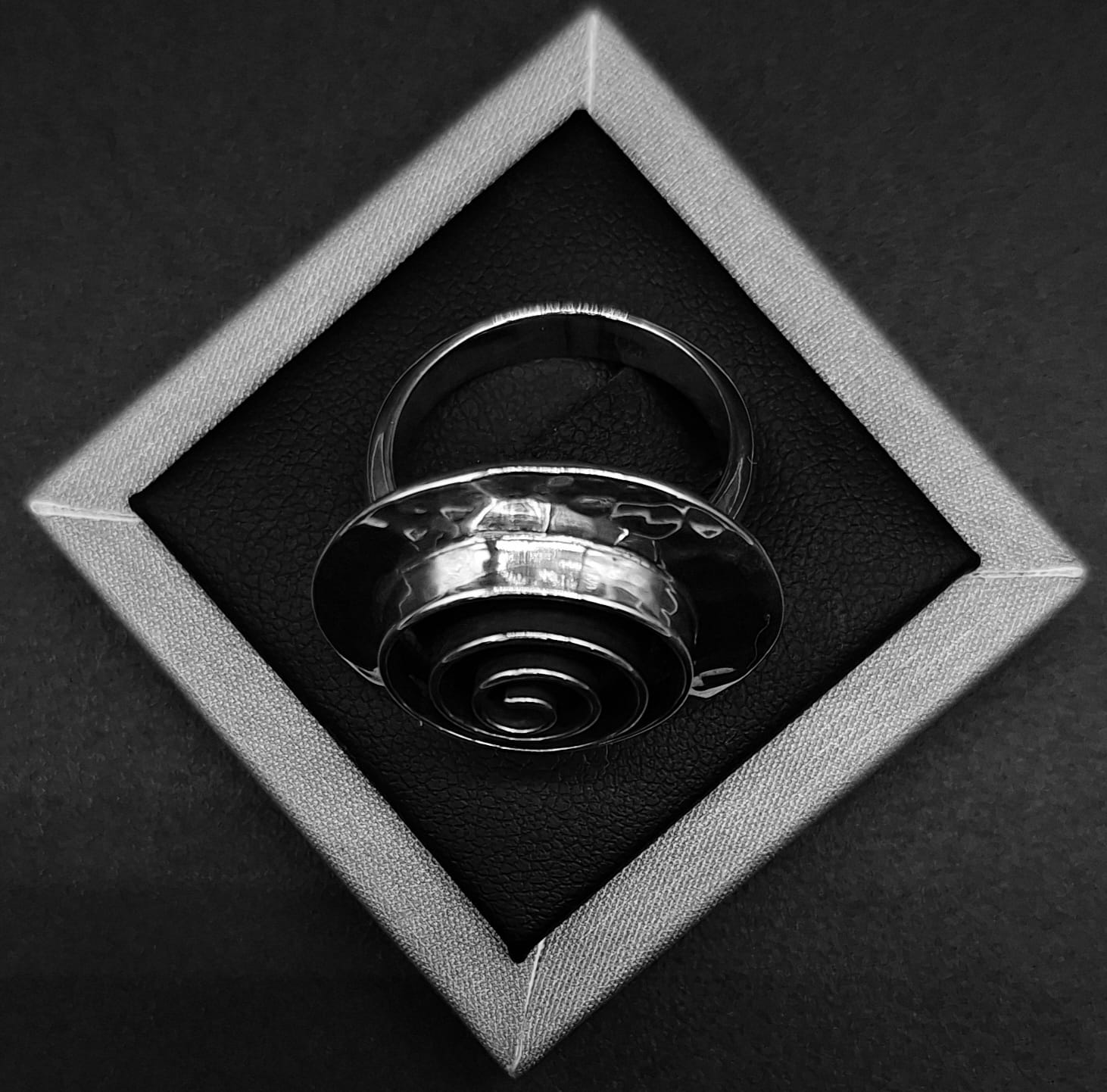 Anillo Plata Ley 925 , Laberinto, sello de autenticidad Plata Ley .925