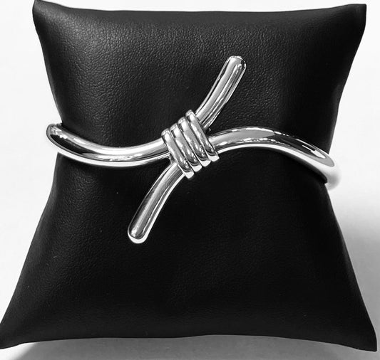 Sello de ley en el interior del brazalete en plata ley 925