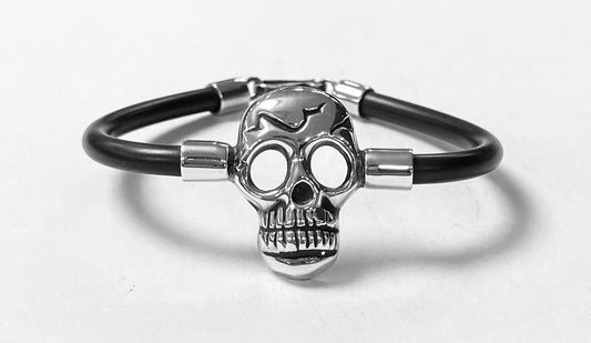 Sello de ley en el interior del brazalete en plata ley 925 con caucho
