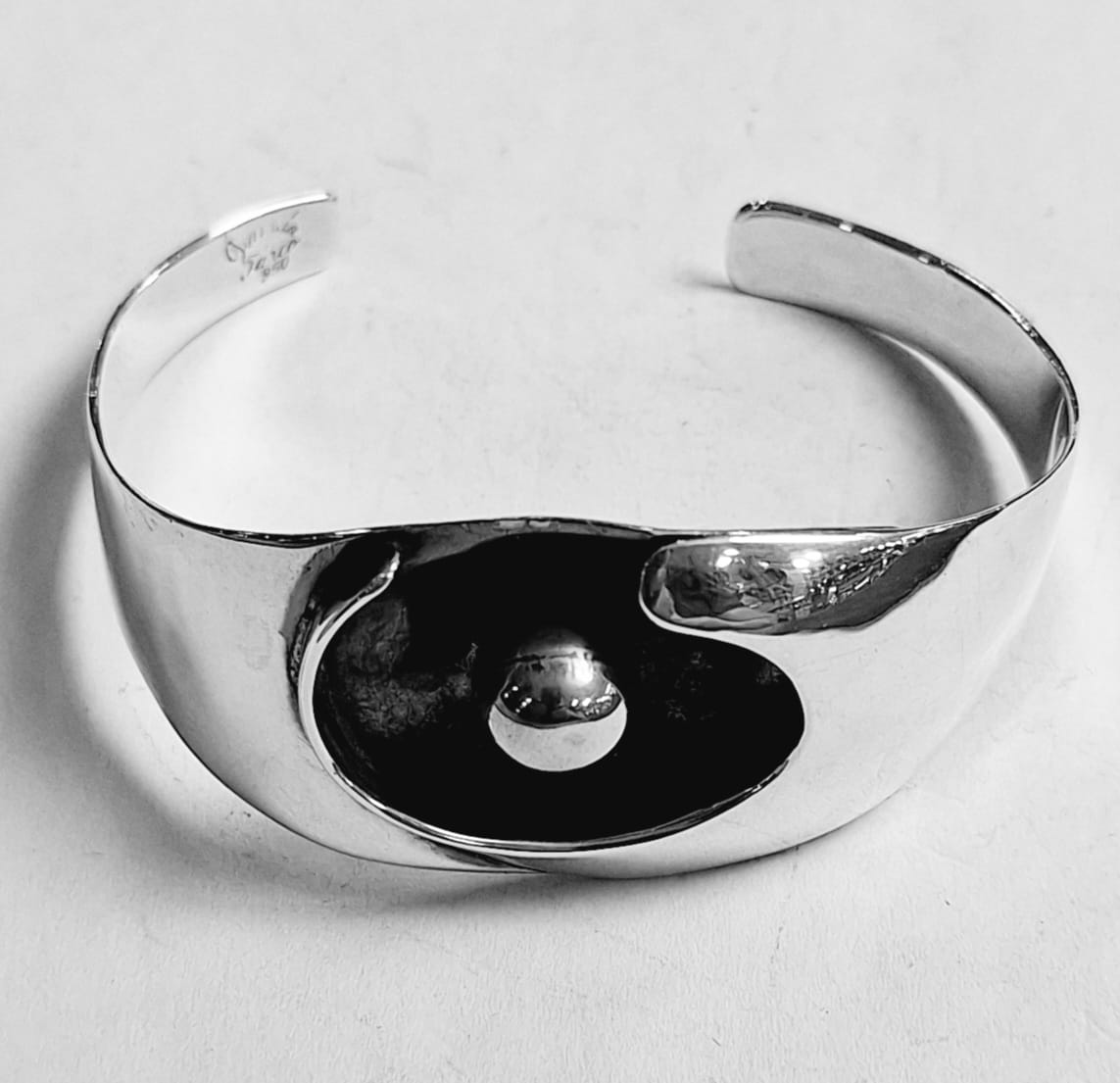 Brazalete en Plata Ley 950, sello de autenticidad Plata Ley .925