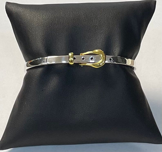 Sello de ley en el interior del brazalete en plata ley 925