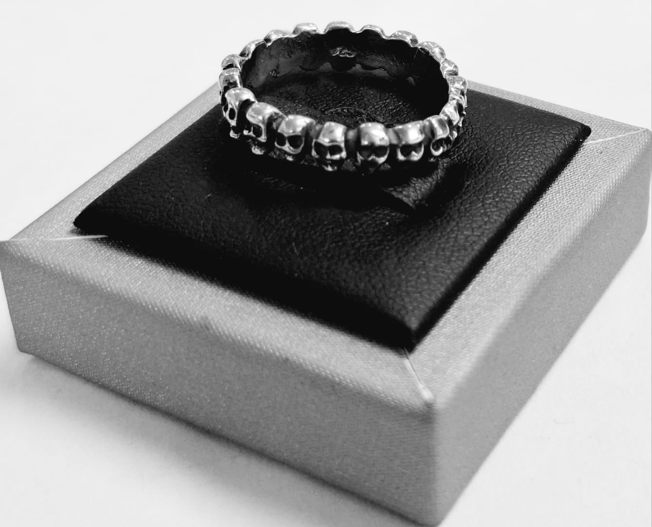 Anillo Cráneos en Plata Ley 925, sello de autenticidad Plata Ley .925