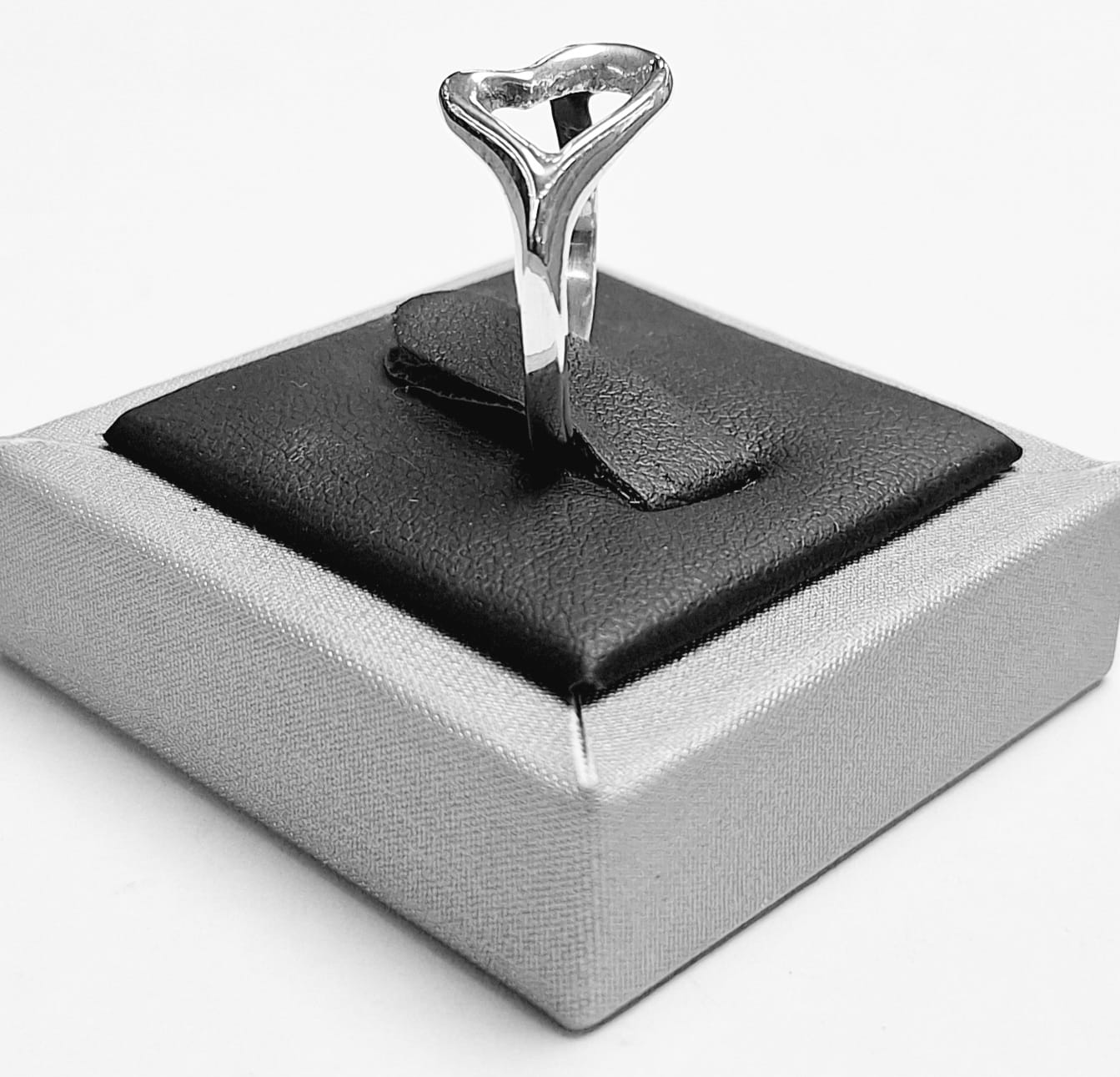 Anillo de Corazón en Plata Ley 925, vista frontal