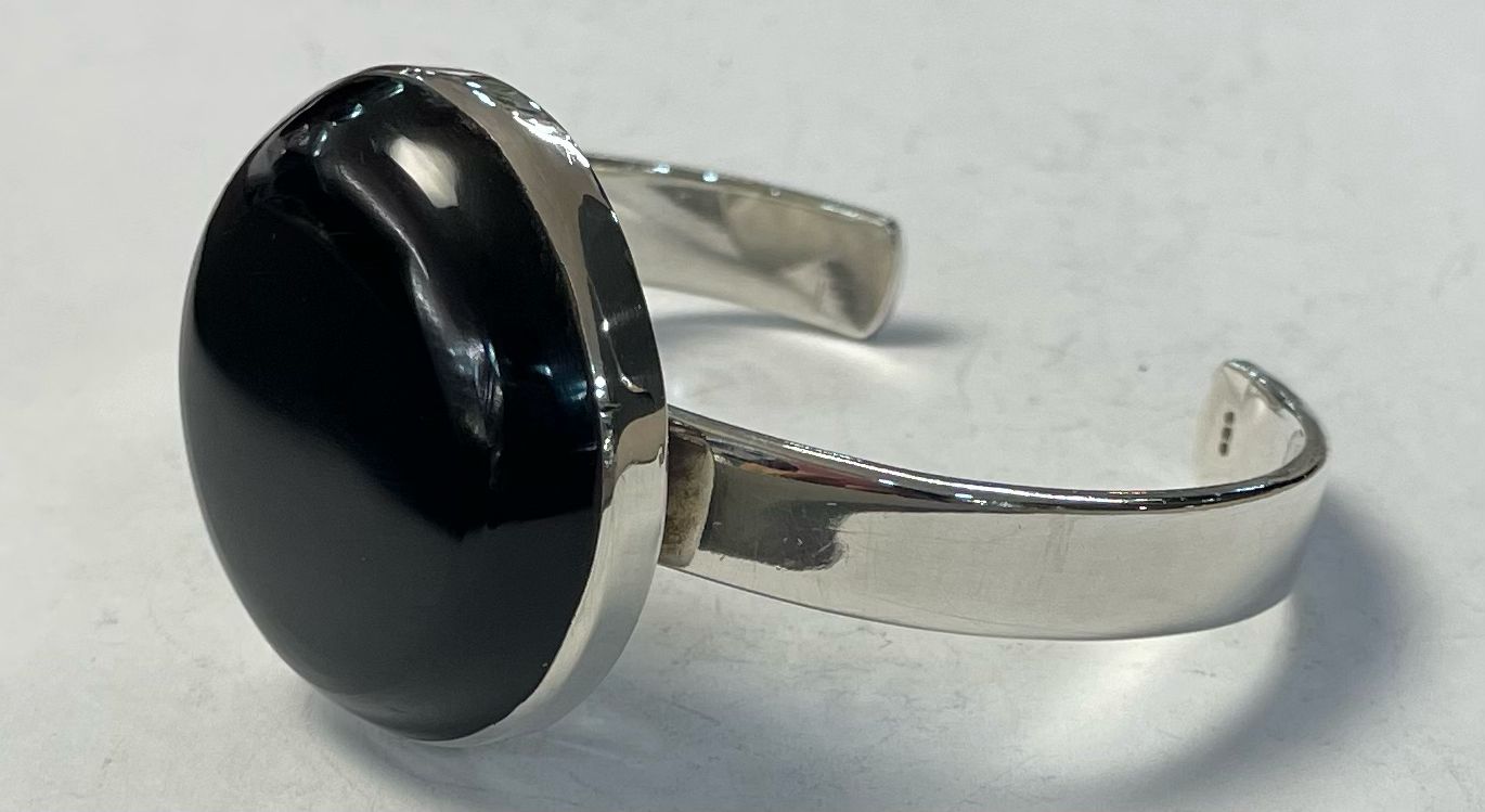 Brazalete con Obsidiana en Plata Ley 925, vista frontal