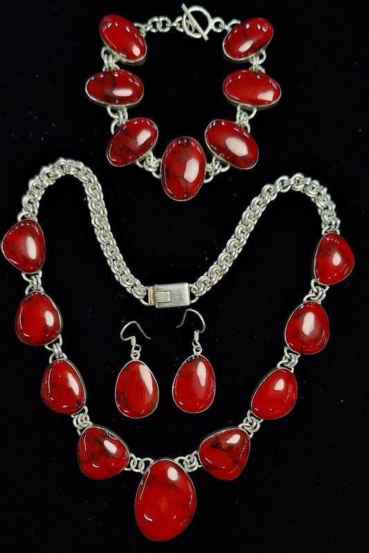 Sello de ley en el interior del set de collar con incrustaciones de piedra en plata ley 950