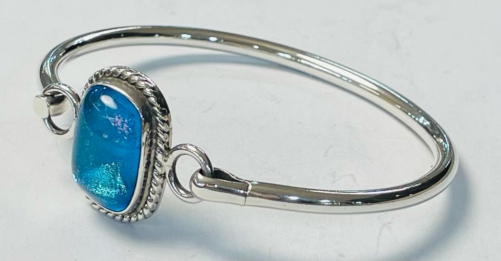 Brazalete con Dicroico en Plata Ley 925, vista frontal