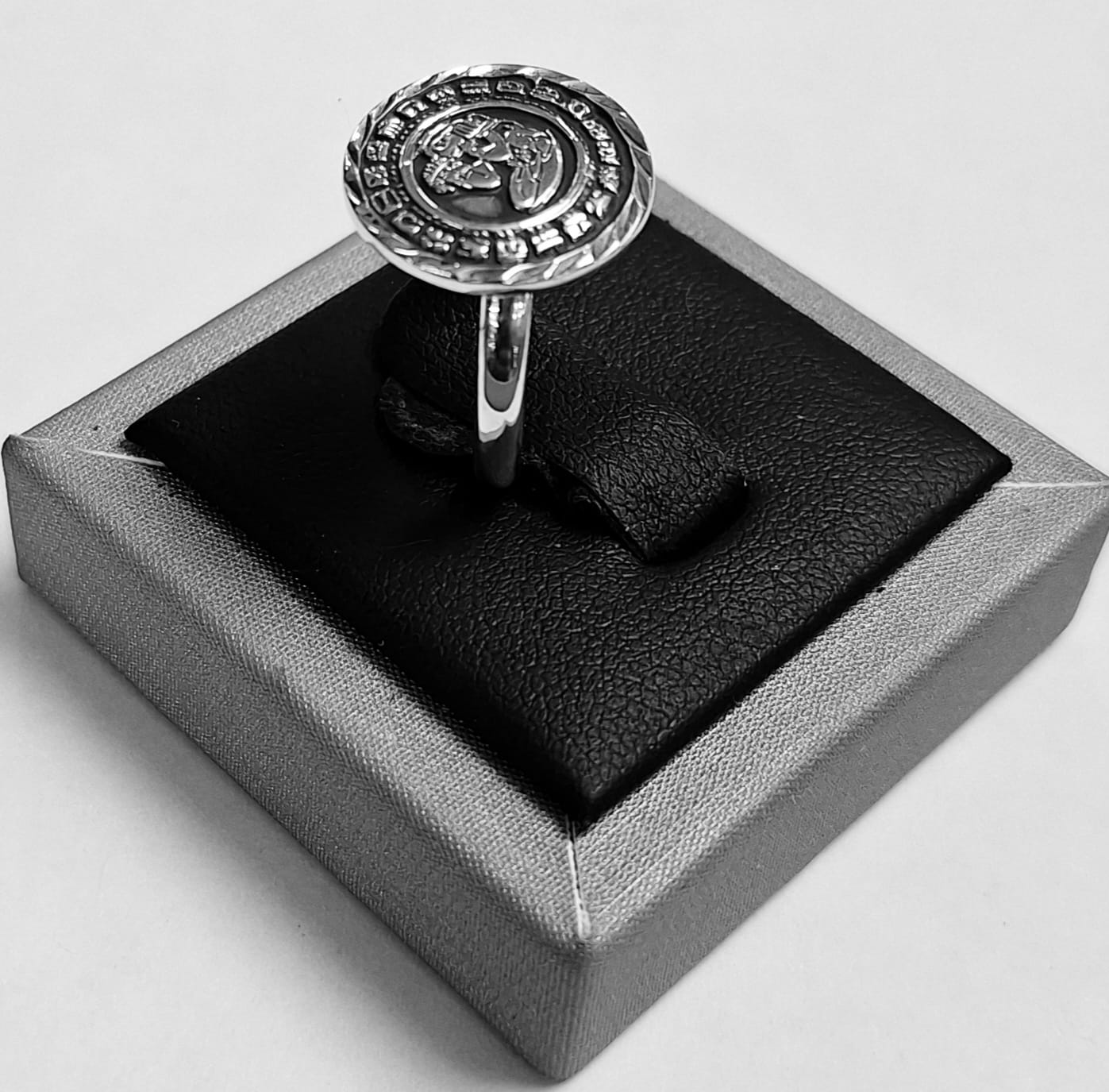 Anillo Calendario Maya Diamantada en Plata Ley 925, vista frontal