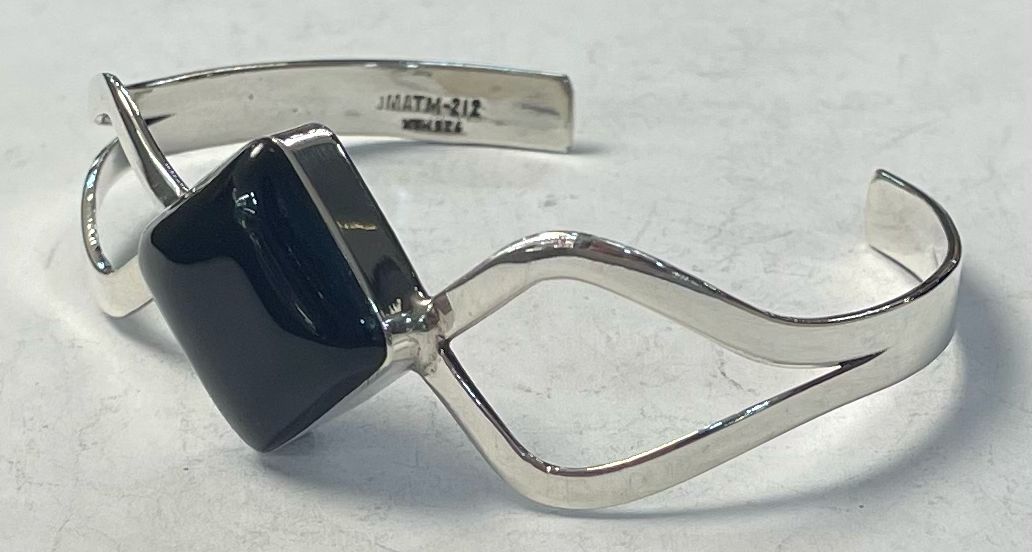 Brazalete con Obsidiana en Plata Ley 925, vista frontal