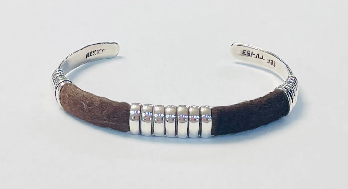 Sello de ley en el interior del brazalete en plata ley 925