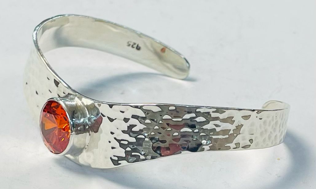 Brazalete con Circonia en Plata Ley 925, vista frontal