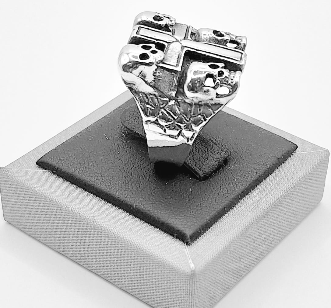 Anillo Cruz con Calavera en Plata Ley 925, vista frontal