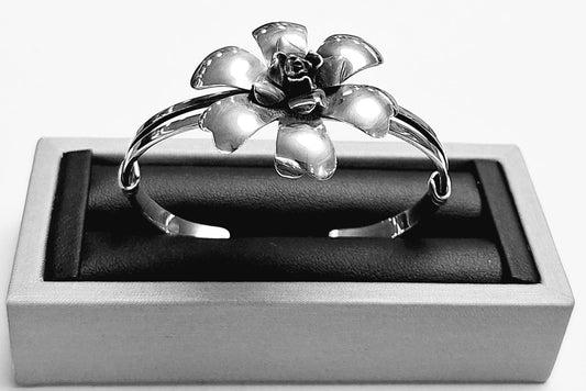 Sello de ley en el interior del brazalete en plata ley 925