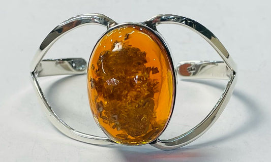 Sello de ley en el interior del brazalete con ambar en plata ley 925