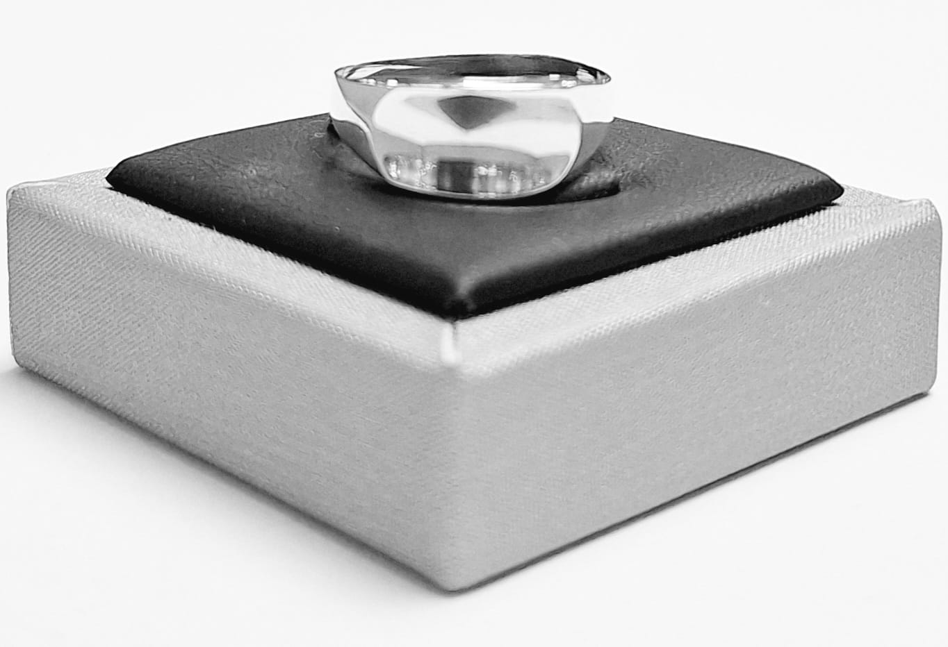 Anillo en Plata Ley 925, sello de autenticidad Plata Ley .925