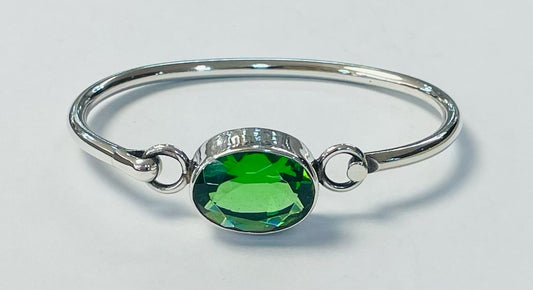 Sello de ley en el interior del brazalete en plata ley 925