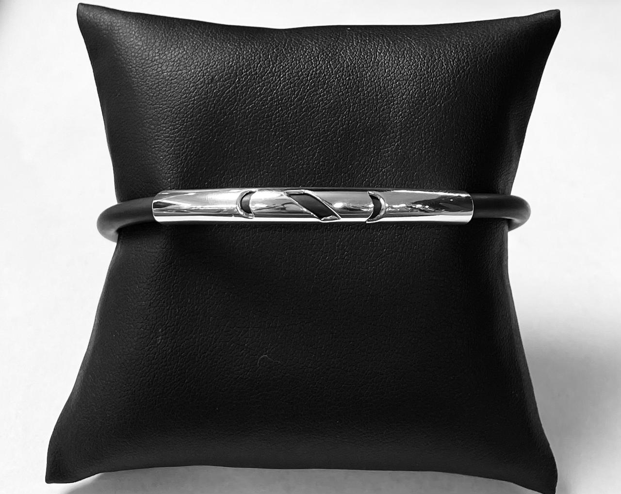 Brazalete en Plata Ley 925 con Caucho, sello de autenticidad Plata Ley .925