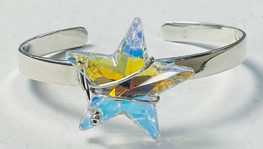 Sello de ley en el interior del brazale con swarovski en plata ley 925