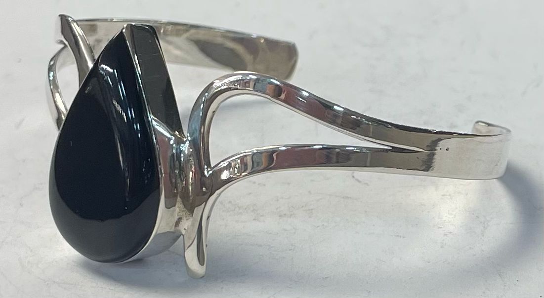 Brazalete con Obsidiana en Plata Ley 925, vista frontal
