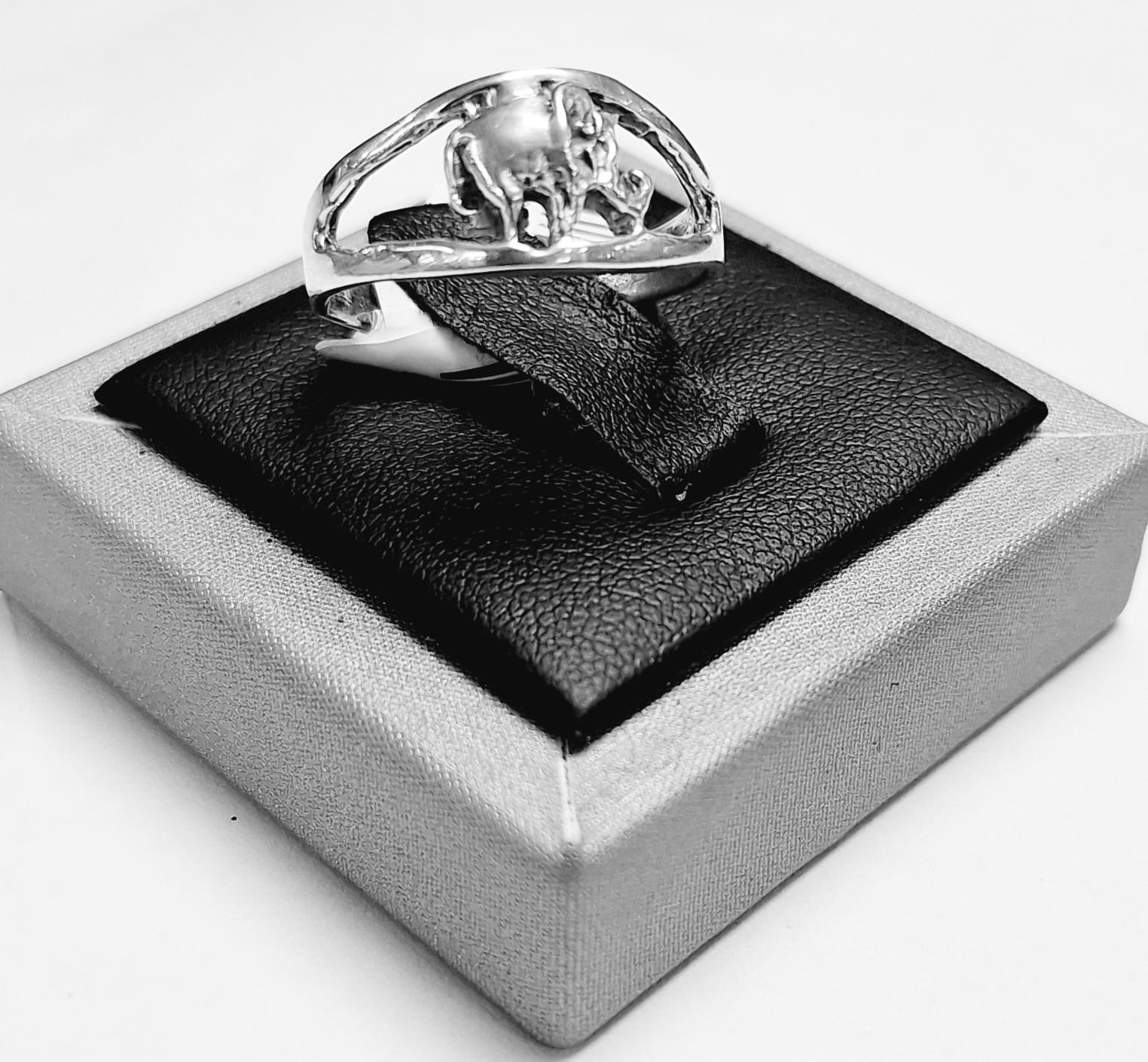 Anillo Elefante en Plata Ley 925, sello de autenticidad Plata Ley .925