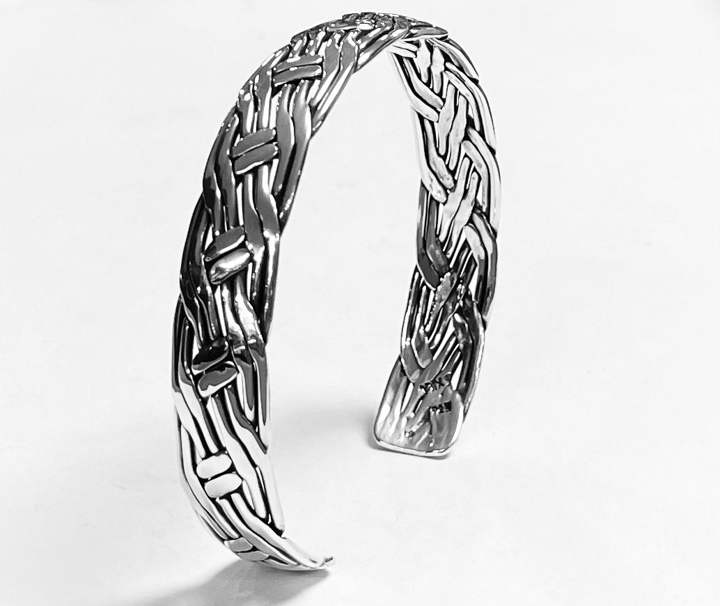 Sello de ley en el interior del brazalete tapetillo en plata ley 925