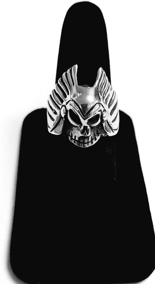 Sello de ley en el interior del anillo calavera en plata en 925